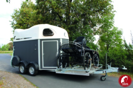 Remorque Van à Chevaux - HIPPOMOBILE