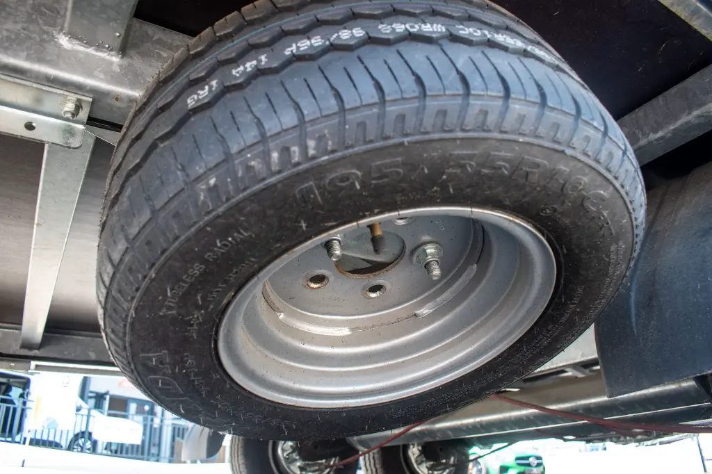 PJD 400 F 270 - 14.webp