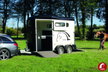 Remorque Van à Chevaux - TOURING ONE